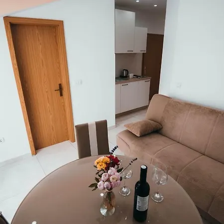 Apartmani Tamaris Vodice Esterno foto